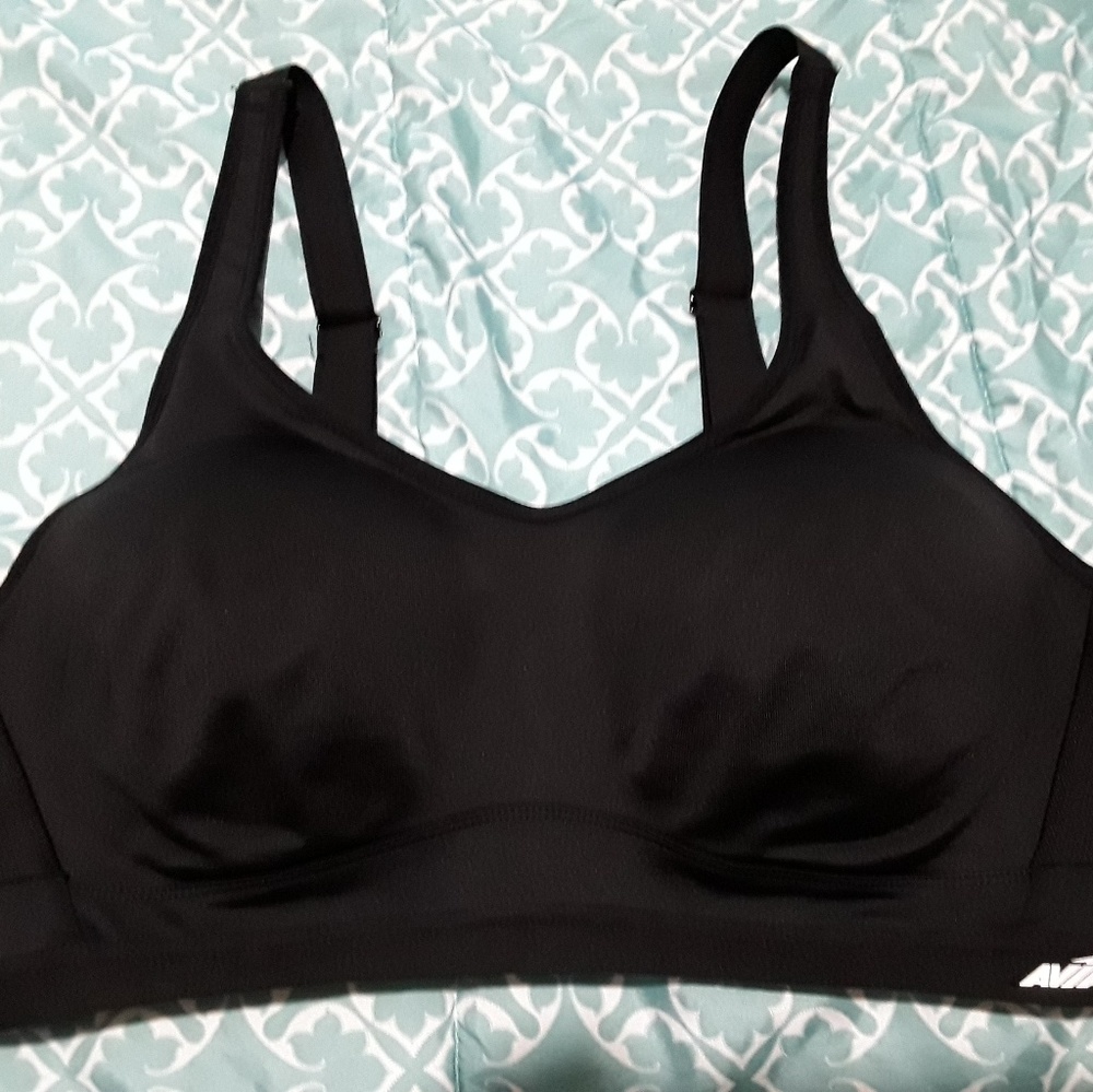 Avia 42DD convertible underwire sports bra